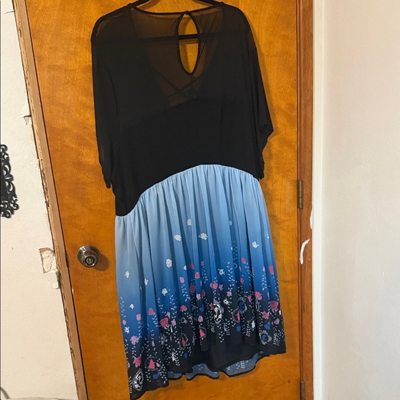 torrid Alice in Wonderland - Picture 3 of 4